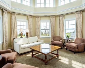 The Inn At Cobble Beach - Balmy Beach - Living room