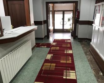 Pensión La Salve - Bilbao - Front desk