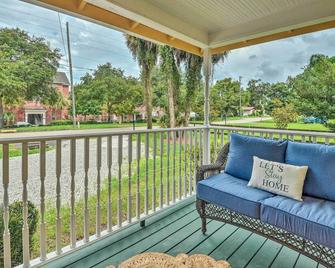 Family Home Walk to Downtown and Stetson Univ! - DeLand - Balcony