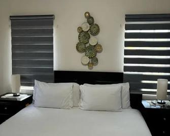 Denyse Home Cottage - Saint John's