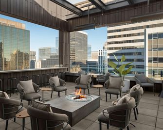 AC Hotels by Marriott St. Louis Clayton - Clayton - Балкон
