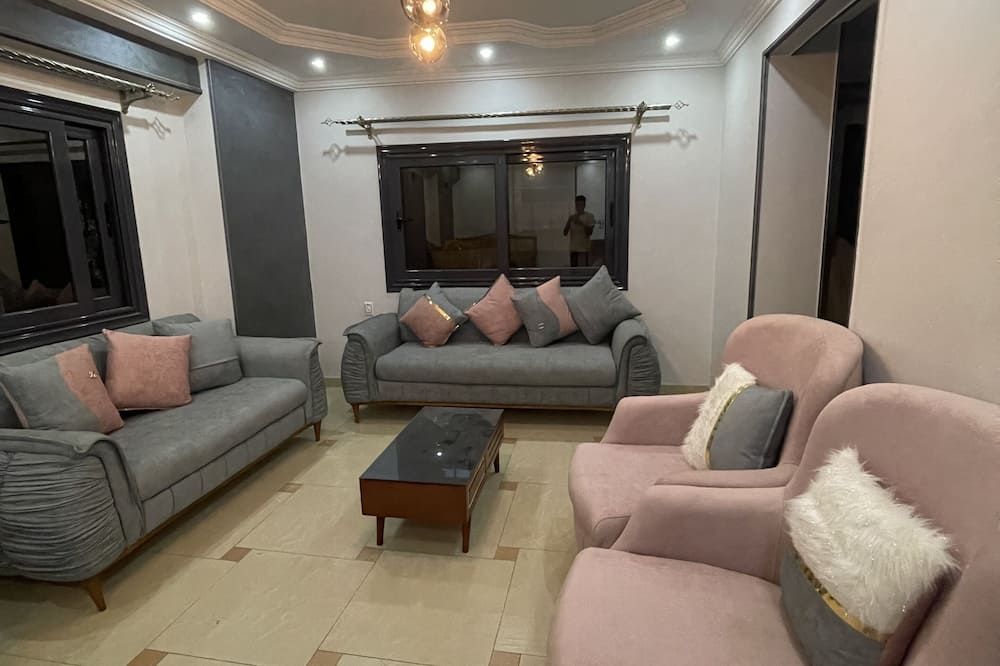Apartment in Giza, in Mashaal Al-Haram - الجيزة - غرفة معيشة