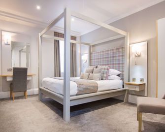 White Hart Hotel & Apartments - הארוגייט - חדר שינה