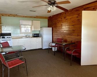 Lake front weekend cabin #8 - غراهام - مطبخ