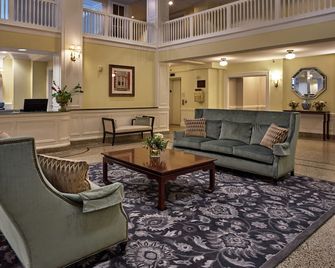 Hotel 24 South - Staunton - Lobby