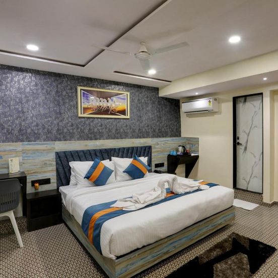 Diamond Hotel image 1