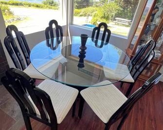 Beverly Beach Bear Home- Ocean View - Newport - Jadalnia