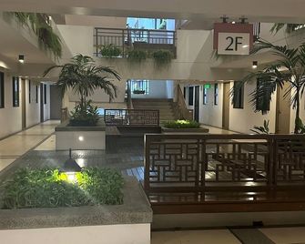 3-bedroom condo in wonderful Las Piñas/Bacoor area complete with amenities. - Las Piñas - Lobby