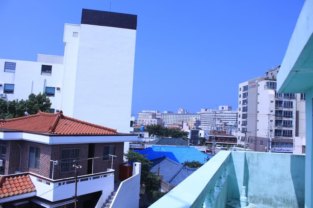 إيه جي هوستل