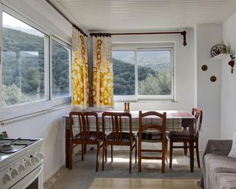 Traditional Cretan Country House (9klm from Elafonissi) - Plokamiana - Comedor