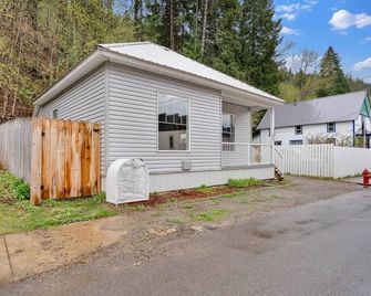 Joe's Place in Historic Wallace, Idaho - Wallace - Building