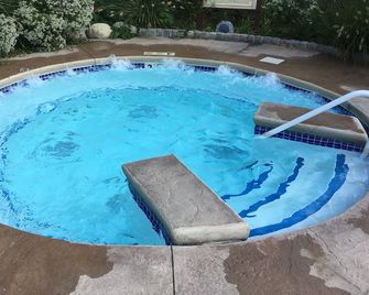 Located Next To The Ski Resort, Bike Park And Water Park - Vernon Township - Piscina