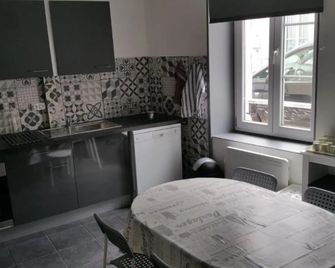 Meung sur Loire sur la route des Châteaux - เมิงซูร์ลัวร์ - ห้องครัว