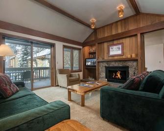 JHRL - Teewinot A5, steps away from Moose Creek lift - Teton Village - Living room