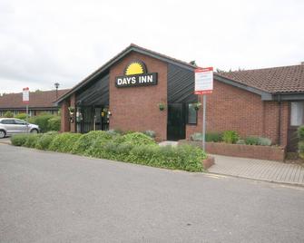 Days Inn by Wyndham Gretna Green M74 - Gretna - Gebäude