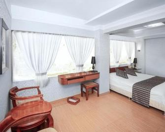 Holiday Hotel - Macao - Soverom