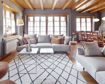 El Jardi Secret by FeelFree Rentals - Escunhau - Sala de estar