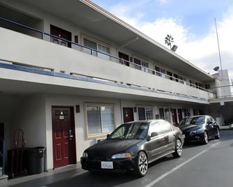 La Royal Viking Apartments - Los Angeles - Building