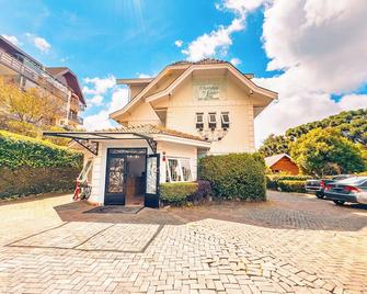 Velinn Pousada Chateau Do Luar Prime - Campos do Jordão - Edificio