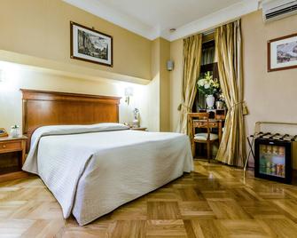 Hotel 2000 Roma - Roma - Habitación