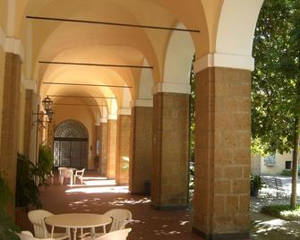 Monastero San Lodovico - Orvieto - Orvieto - Innenhof