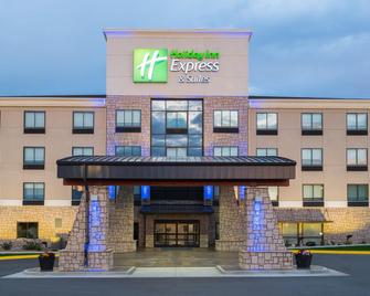 Holiday Inn Express Hotel & Suites Bismarck - Bismarck - Bygning