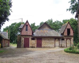 Haut Anjou, South Mayenne, XIXth castle, guest apartment 2 rooms for rent - Craon - Bâtiment