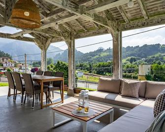 La Casona del Viejo Llovio - Llenín - Balcón