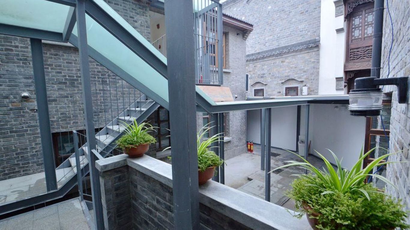 Lao men dong International Youth Hostel