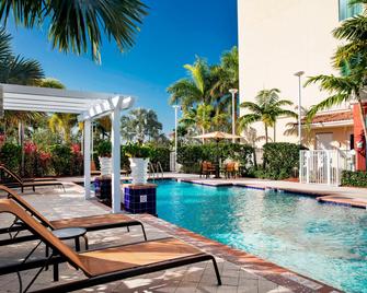 Courtyard by Marriott Miami Homestead - Homestead - Piscina