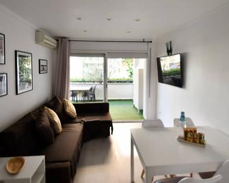 Apartamento 2 habitaciones y magnífica terraza - Castelldefels - Sala de estar