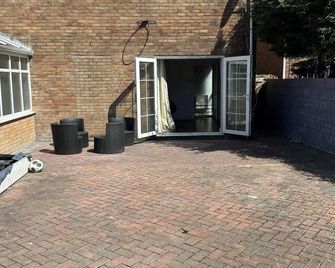 Stylish & Cosy Home in Bridgend with free parking - Bridgend