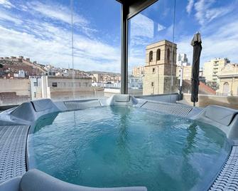 Nuevo Torreluz - אלמריה - בריכה