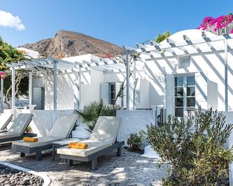 Santorini Kastelli Resort - פירה - פטיו
