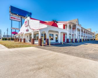 OYO Hotel Waco University Area I-35 - Waco - Building