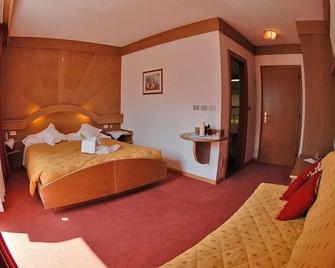 Hotel Catinaccio - Vigo di Fassa - Sypialnia
