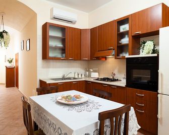 Doris House Sorrento - Sorrento - Kitchen