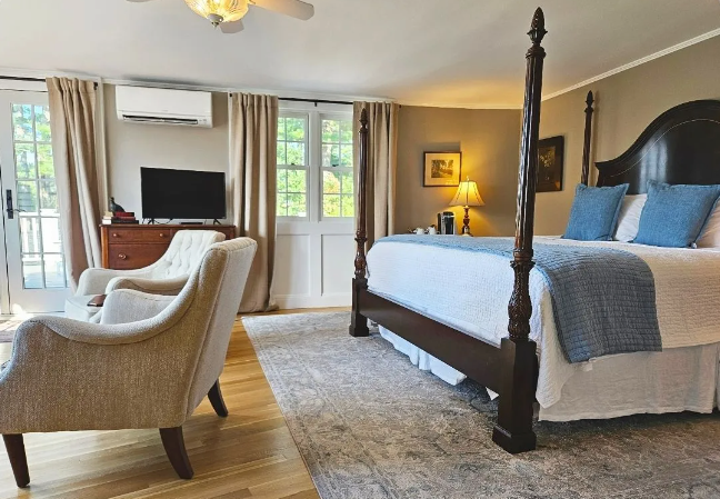 The Manor On Van Horn Estate - Holderness - Bedroom