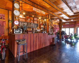 Hotel O Triana - Palangkaraya - Bar