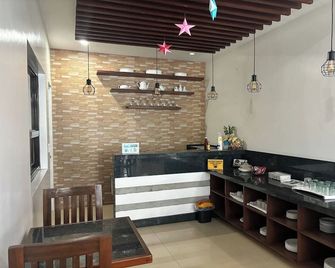 Yellowbell Hotel - Batangas - Front desk