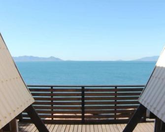 Base Backpackers Hotel Magnetic Island - Magnetic Island - Balkon