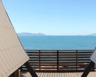 Base Magnetic Island Hostel - Magnetic Island - Balkon