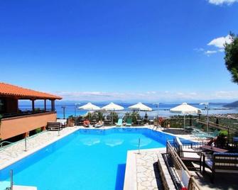 Semiramis - Lefkáda - Pool