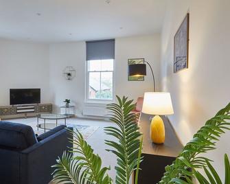 Host & Stay - Cornerhouse Apartments - Saltburn-by-the-Sea - Living room