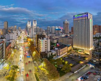 Holiday Inn Express Kunming West By IHG - Kunming - Vista del exterior