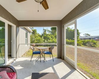 3 Mi to Port Charlotte Beach: Home w/ Lanai - Port Charlotte - Balcony