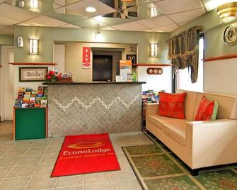 Econo Lodge Summit - Scranton - Clarks Summit - Front desk