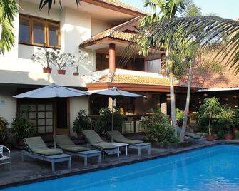 Harmony Inn Yogyakarta - Yogyakarta - Piscine