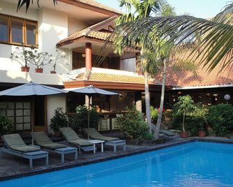 Harmony Inn Yogyakarta - Yogyakarta - Piscina