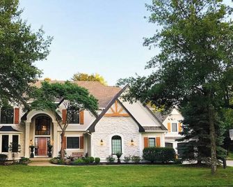 Beautiful 1-Bdrm Private Suite - Like A Resort Overlooking A Creekside Backyard - Olathe - Gebäude